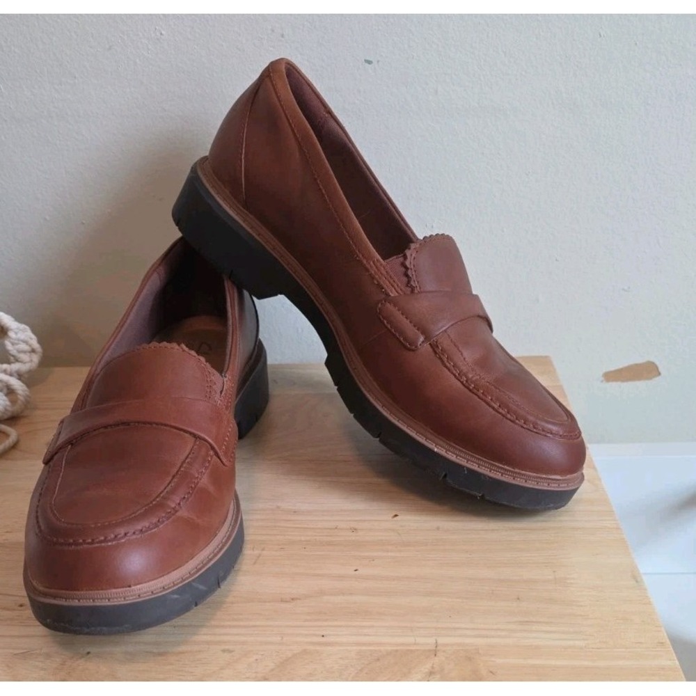 EUC Clarks Women's 9.5 Westlynn Glow Brown‎ Leather Chunky Heel Loafer Leather